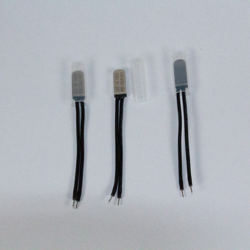 KSD9700-55-NC - нормально замкнутый биметаллический термостат с гибкими выводами (55°C, 250V, 5А, NC) - производство Китай