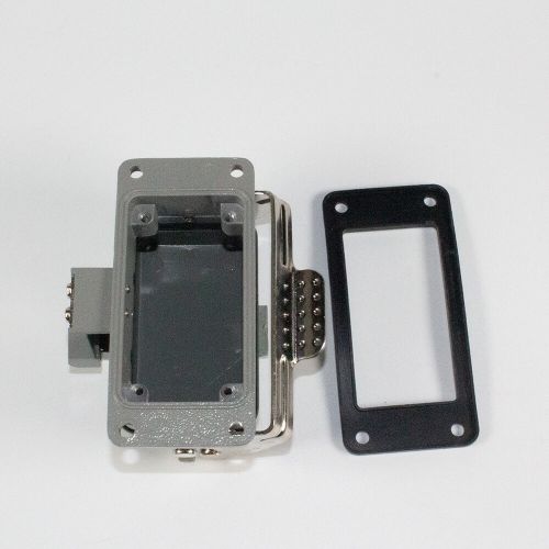H10B-AD-LB - корпус низкий для разъема HE-010-M/F на панель, с крышкой и фиксатором (IP65, 94х78х46мм) - производство HAOGNCN