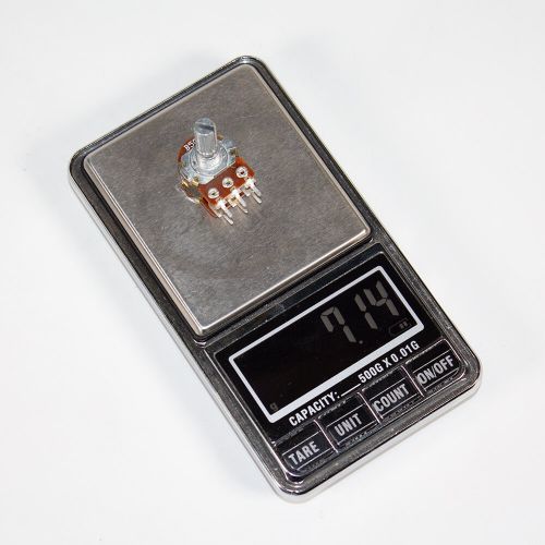 WH148-2-B50K-20 - сдвоенный поворотный потенциометр с шлицевым металлическим валом 20мм_Ø6мм (50КОм, линейный, 1-оборотный, 30х18х25мм, DIP-6)