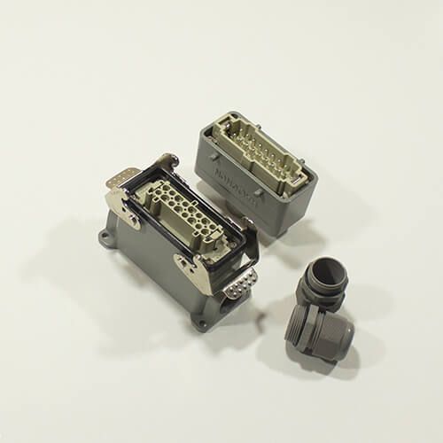 HDC-HE-016-4 - комплект вилочный штекер на кабель + розеточное гнездо на панель в модификации №4