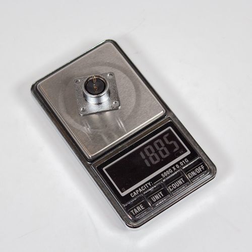 WS16K2Z1 - розеточный разъём на панель с квадратным фланцем с 2 контактами "мама" (500В, Ø1.5х2х10А) - производство CiXu