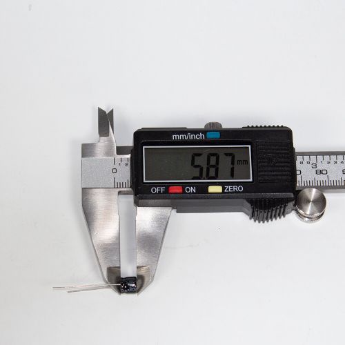100мкФ*16В - электролитический конденсатор (100uF/16V, ±20%, -40+105°C, Ø6*5мм, DIP-2) - производство ChongX