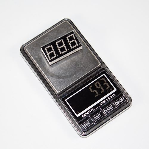 5631BS-1 - 3*битный, 7-сегментный LED-индикатор красного свечения 0.56''/14.2мм (общий анод, 38х19мм, DIP-10)