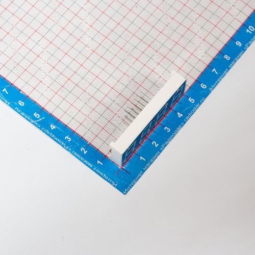 5643AS-1 - 4*битный, 7-сегментный с (:) LED-индикатор красного свечения 0.56''/14.2мм (общий катод, 50х19мм, DIP-12)