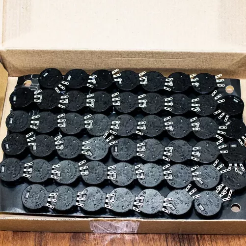 RVS28P-B103-K20 - переменный резистор (10к, 2Вт, 3 выв., высота 20 мм, RVS28) - производство Hungyun