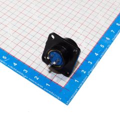 XS16K3A -розеточное гнездо на панель (3x1.5мм, 400В)