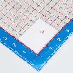 Керамическая, изоляционная, теплопроводящая прокладка 20х25х0.8мм с отверстием