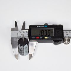 150 мкФ * 400 В - электролитический конденсатор серии KM (150uF/400V, 20%, +105°C, Ø18*36мм) - производство ChengX