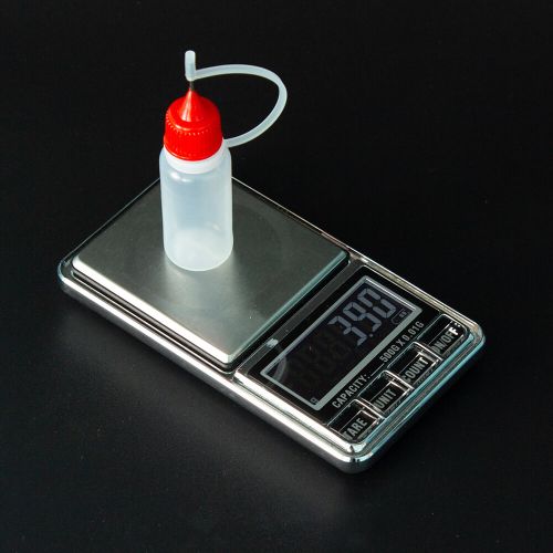 ФД10-1К-С - пластиковый флакон-дозатор с тонким металлическим наконечником (10мл., прозрачная ёмкость, красная крышка, силиконовый колпачок)