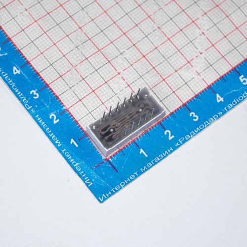 2381BS-1 - 3*битный, 7-сегментный LED-индикатор красного свечения 0.28''/7.1мм (общий анод, 22.5х10.3мм, DIP-10)
