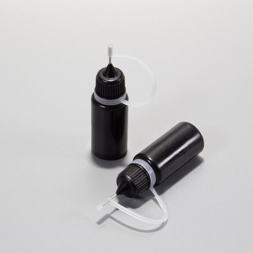 ФД10-2Ч-С - пластиковый флакон-дозатор с тонким металлическим наконечником (10мл., черная ёмкость, черная крышка, силиконовый колпачок)