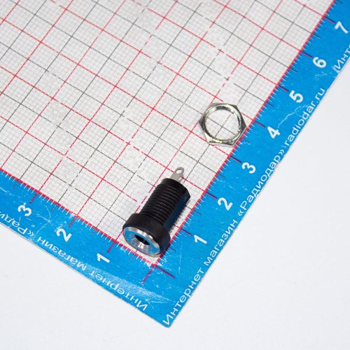DC022B-P8-35*13U95 - гнездо питания JACK 3.5х1.3мм с удлиненной резьбой 9.5мм для монтажа на панель Ø8мм (DC до 30В/2А, гайка, Plug-In-2)