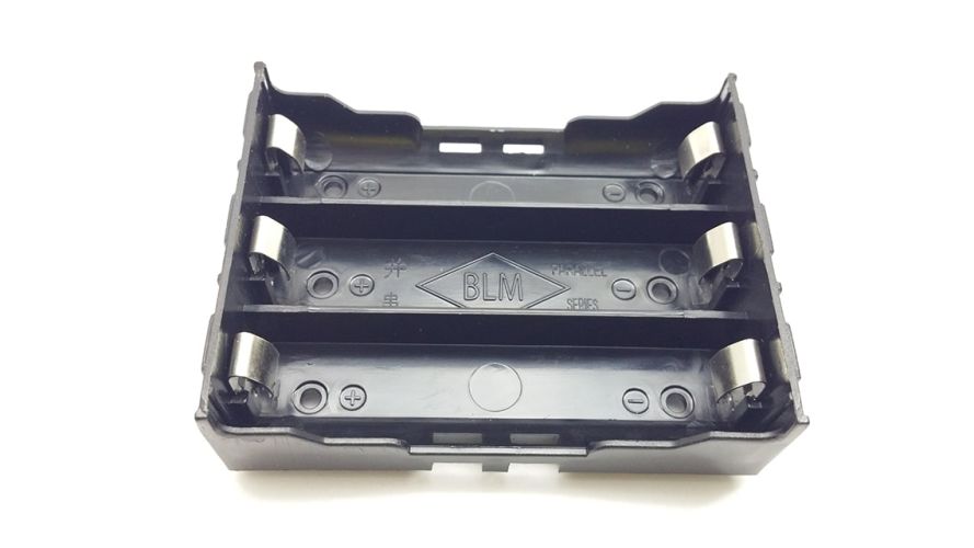 Батарейный отсек для аккумуляторов типа 18650 с плоским металлическим контактом и монтажом на плату